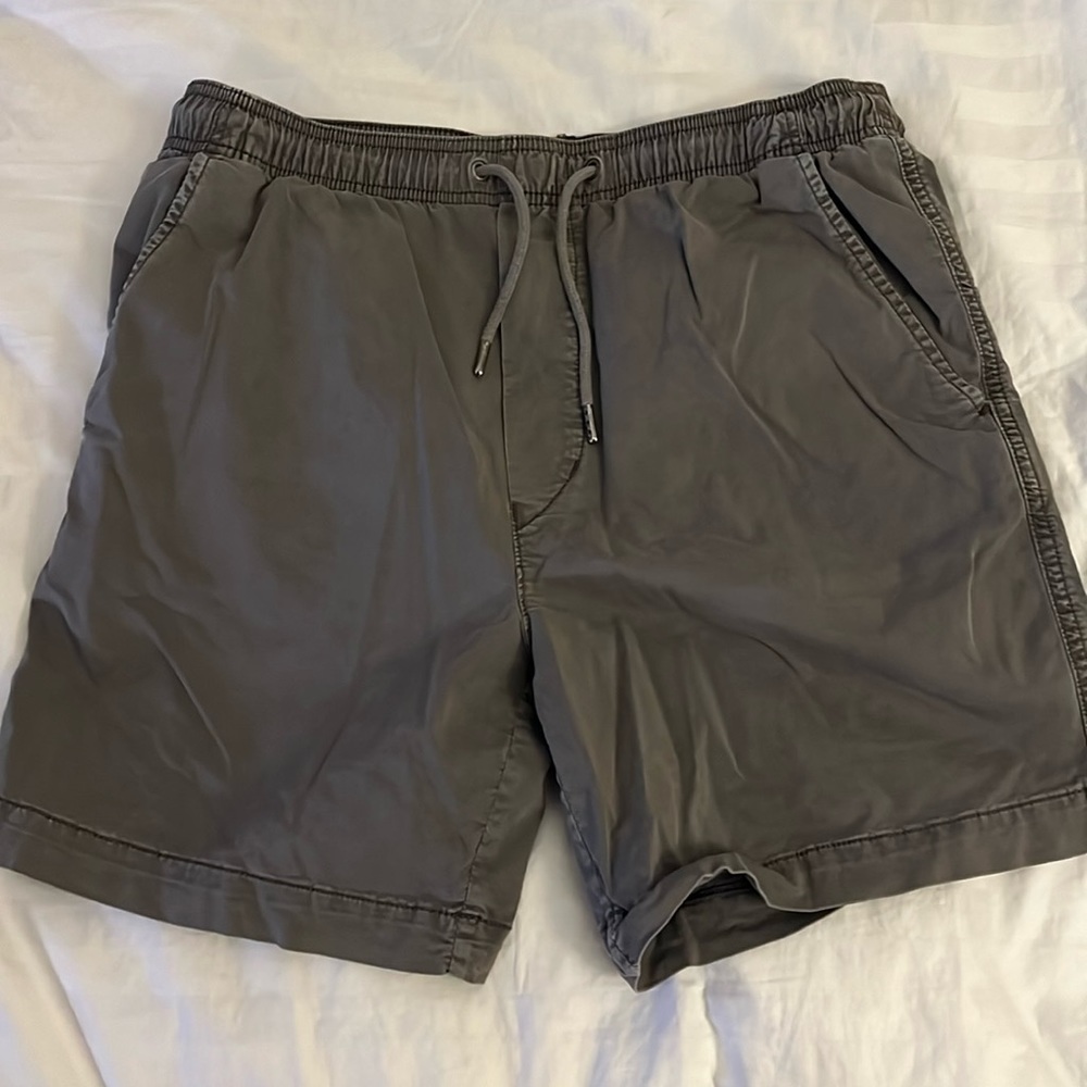 American Eagle men’s shorts